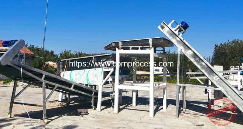 Rubber-Roller-Type-Sweet-Corn-Dehusker-Machine-with-Elevator